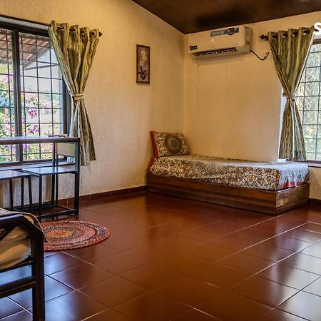 Nysa Villa Igatpuri Exteriör bild