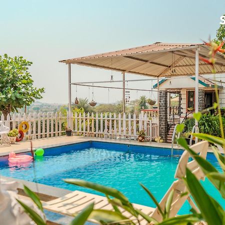 Nysa Villa Igatpuri Exteriör bild