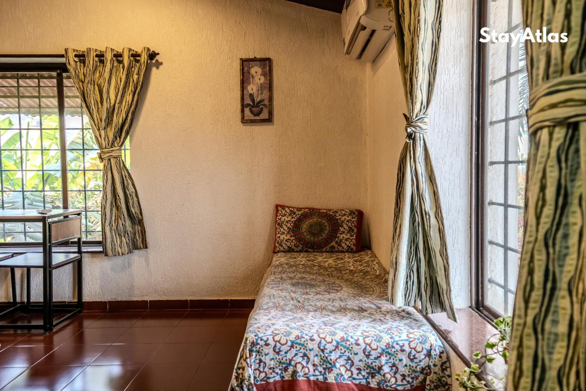 Nysa Villa Igatpuri Exteriör bild