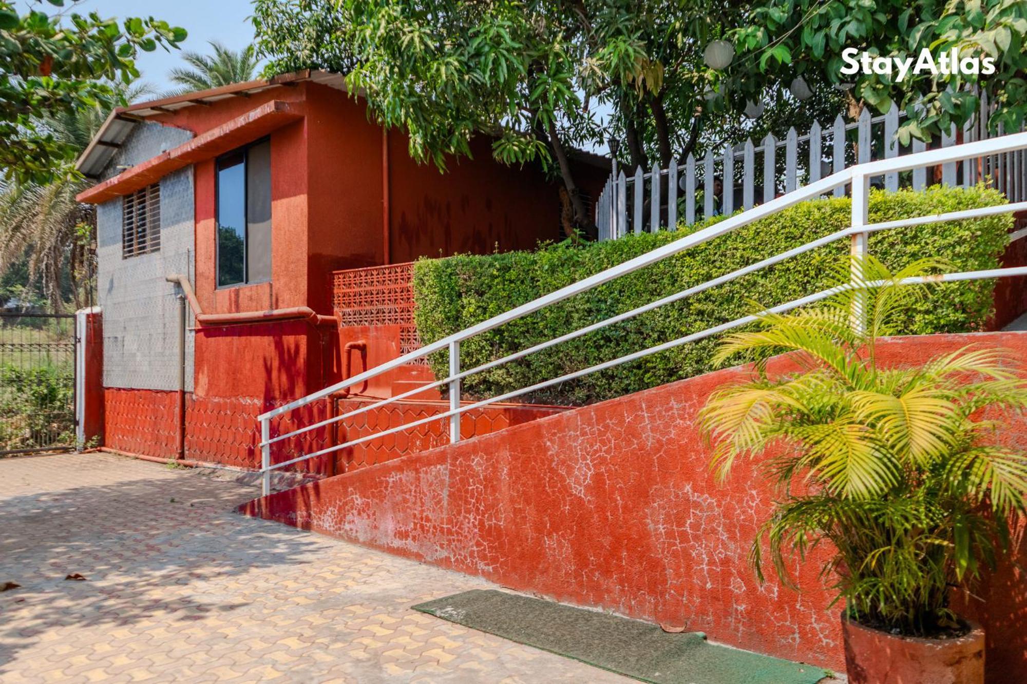 Nysa Villa Igatpuri Exteriör bild